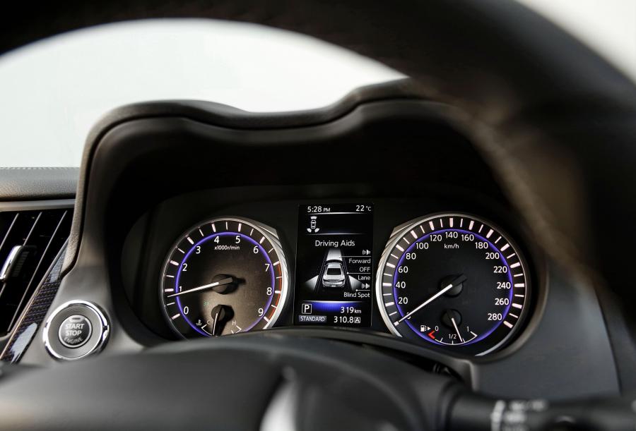 Панель приборов Infiniti Q60 Red Sport 2016 года  (AU) (фото 4 из 40)
